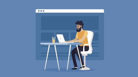 Masanın başında oturan sakallı bir tasarımcı, online bir web sitesi oluşturucu kullanarak laptopunda yeni bir site tasarlıyor. Arka planda site şablonu görünüyor.