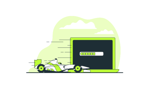 WordPress site hızlandırma eklentileriyle artan pagespeed performansını simgeleyen, laptop ekranındaki yükleme çubuğu önünde hızla hareket eden Formula 1 yarış arabası.