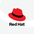 Siyah bantlı kırmızı şapka içeren Red Hat logosu. Bu logo, makalede anlatılan Podman gibi araçlarla güvenli konteyner oluşturma ve yönetme teknolojisini temsil ediyor.