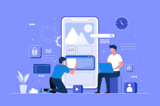Python tabanlı Django web framework'ü ile uygulama geliştirme süreci. İki yazılımcı, dev bir akıllı telefon ekranı üzerinde arayüz bileşenlerini ve kod bloklarını birleştirerek bir proje inşa ediyor.