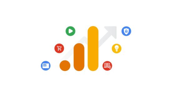 Google Analytics 4 logosu, yukarı yönlü bir ok ile büyümeyi simgeliyor. Etrafındaki simgeler, GA4'ün e-ticaret, reklamlar ve cihazlar arası veri takibi gibi özelliklerini temsil ediyor.