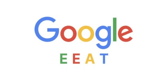 Çok renkli Google logosunun altında, markanın SEO kalite kriterleri olan E-E-A-T (Deneyim, Uzmanlık, Otorite, Güven) baş harfleri, içeriğin önemini vurgulamak için sıralanıyor.